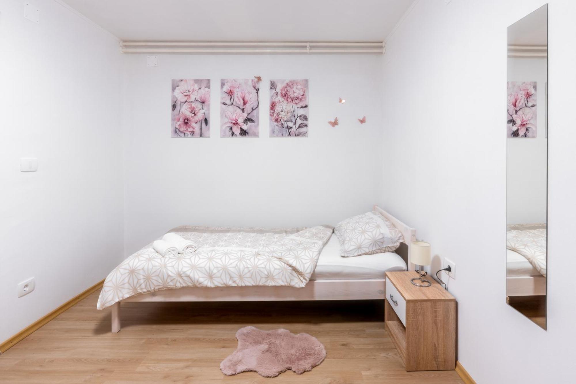 Apartma Lozar Apartment *
