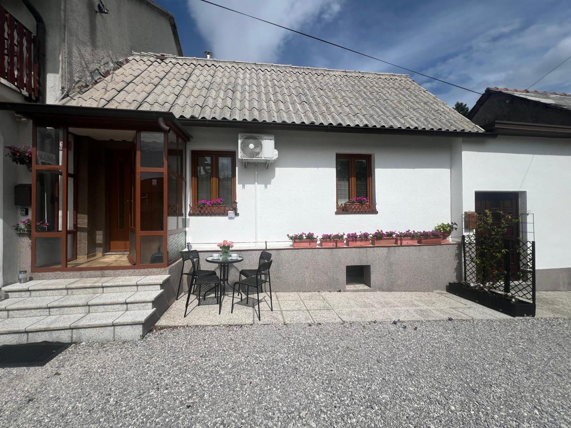 Apartma Lozar Apartment